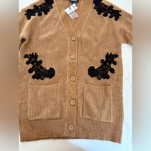 NWT Women’s Express Butterscotch Black Embroidered Accents Button Up Cardigan XS - Picture 11 of 12